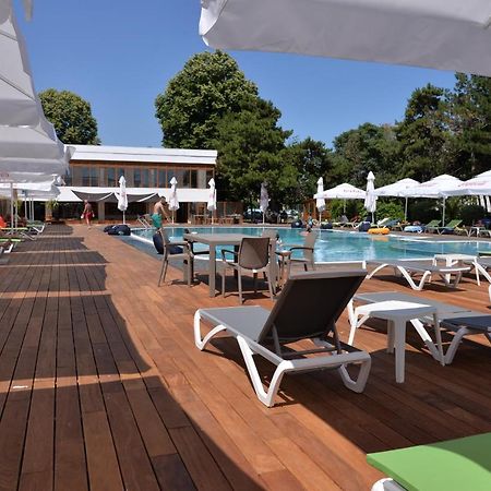 Hotel Bega เอโฟริเอนอร์ด ภายนอก รูปภาพ