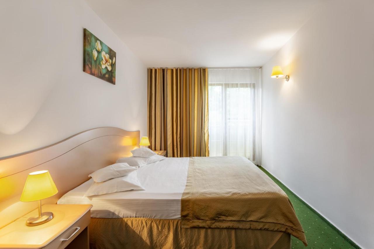 Hotel Bega เอโฟริเอนอร์ด ภายนอก รูปภาพ