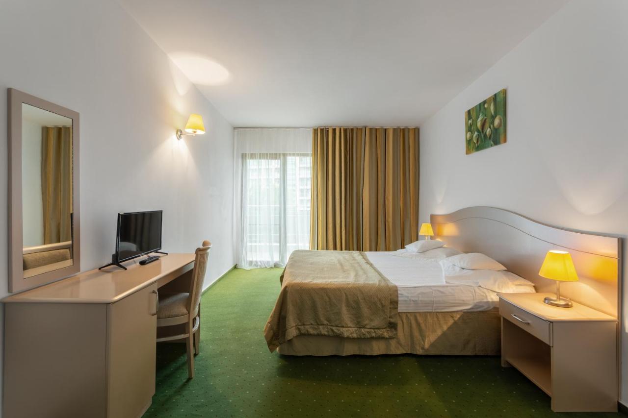 Hotel Bega เอโฟริเอนอร์ด ภายนอก รูปภาพ
